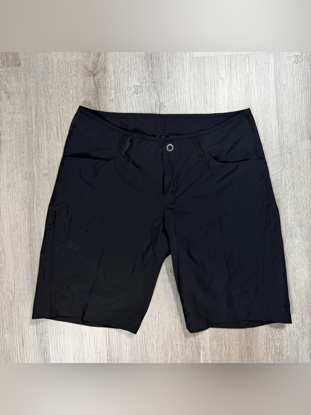 Arc'teryx Women's Black Technical Hiking Shorts Size 8